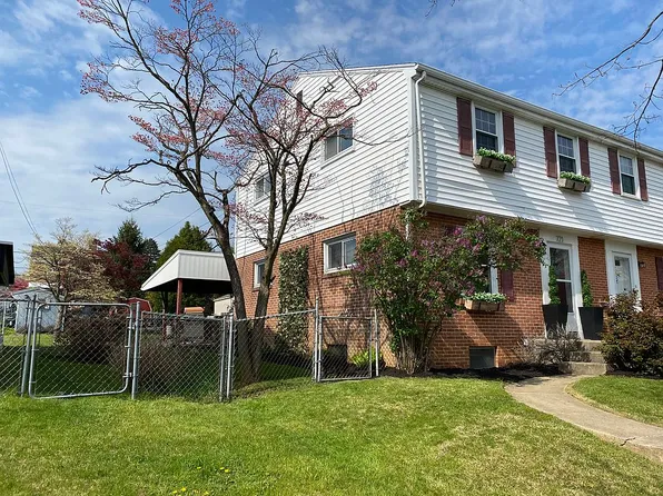 721 Emerald Dr, Lancaster, PA 17603