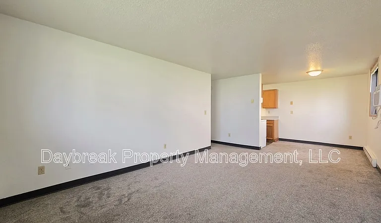 2408 3rd Ave N #6 — Photo 2