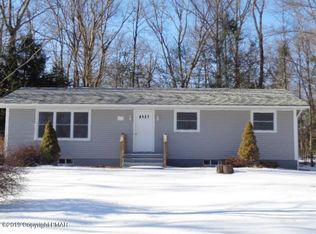 5413 Sengle Ln, Cresco, PA 18326