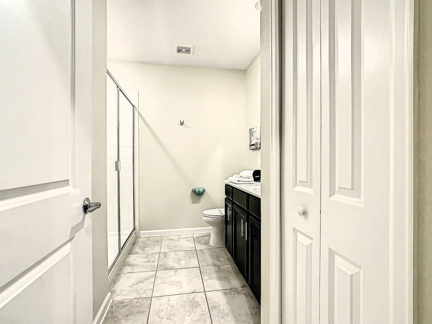 Beautiful 2-Bedroom, 2-Bath Furnished Condo in ChampionsGate Resort Furniture Optional! — Photo 2