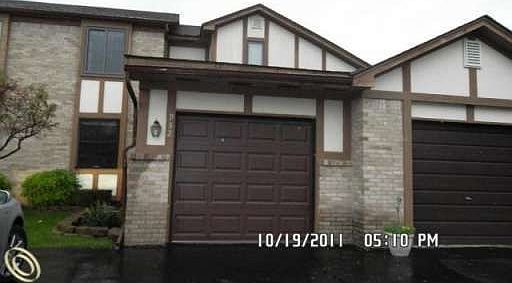 1st image of 932 Country Club Dr