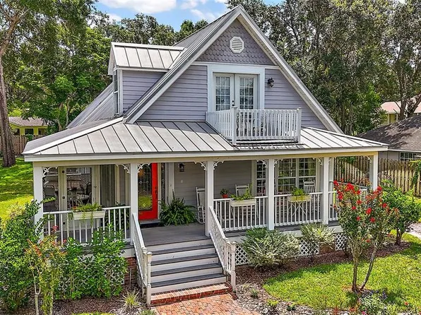 824 Michigan St, Mount Dora, FL 32757