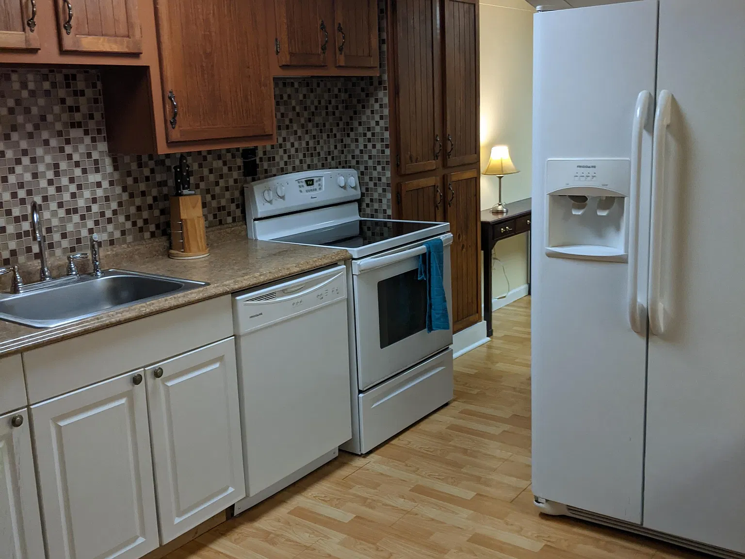 2 bed, 1600 sqft, $1,600 — Photo 4