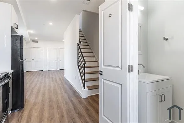 1616 N 54th St — Photo 32