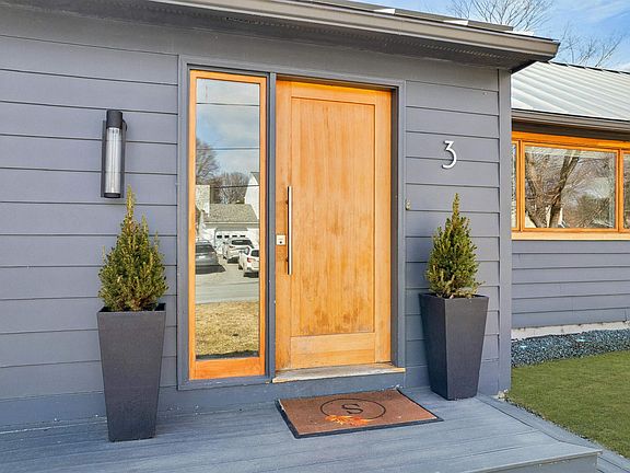 2nd image of 3 Woodmore Drive