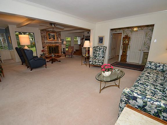 Nice and open living room