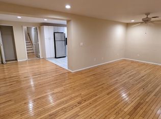 58 Old Brook Rd, Dix Hills, NY 11746