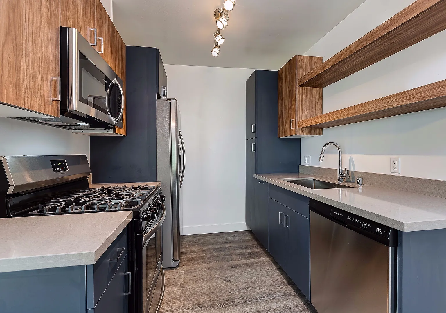 Pine Crest Apartments — Photo 3