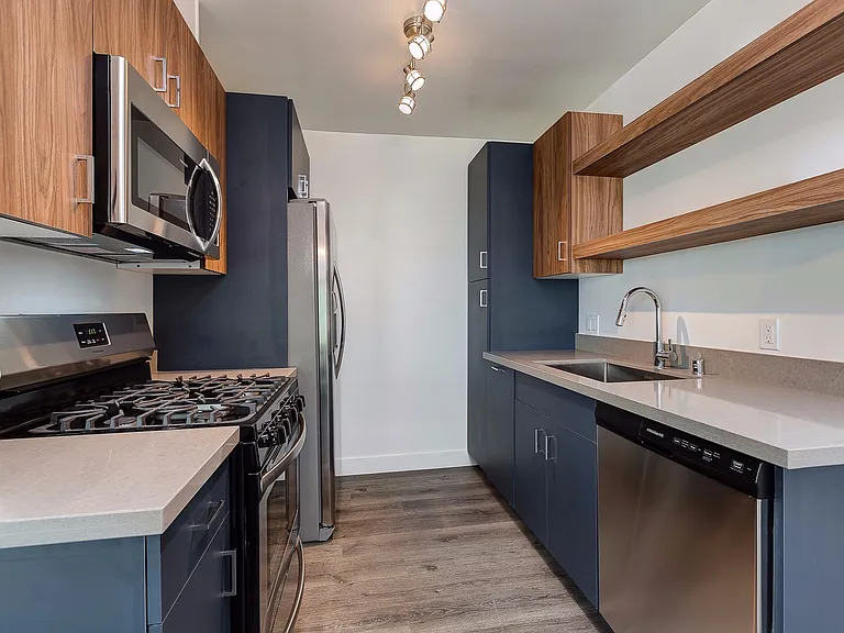 Pine Crest Apartments — Photo 4