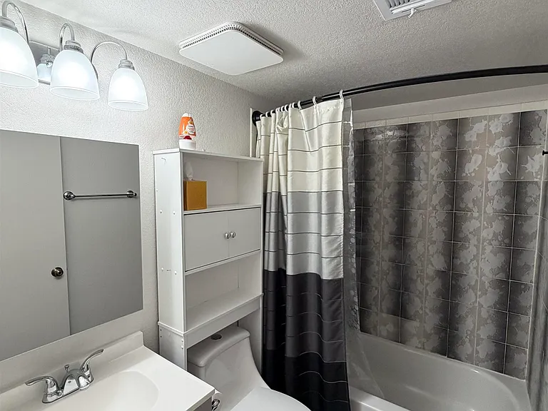 1138 S Pagent Ave — Photo 6