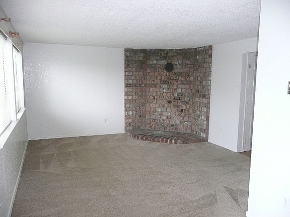 2nd image of 1006 11th Ave NW