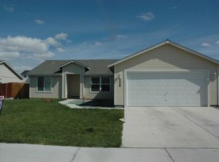 124 Prairie Ln, Fernley, NV 89408