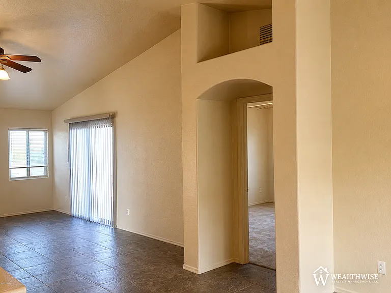 8386 S Lost Mountain Rd — Photo 4