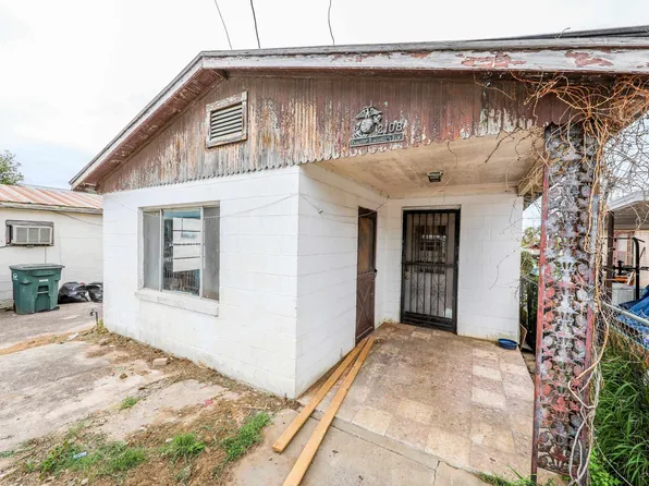 2108 Monterrey Ave, Laredo, TX 78040