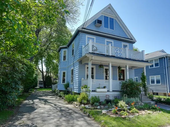 10 Woodland St #10, Belmont, MA 02478