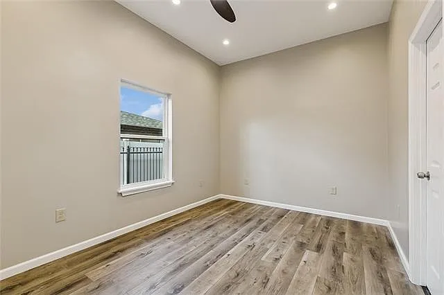 728 Lydia Ct — Photo 12