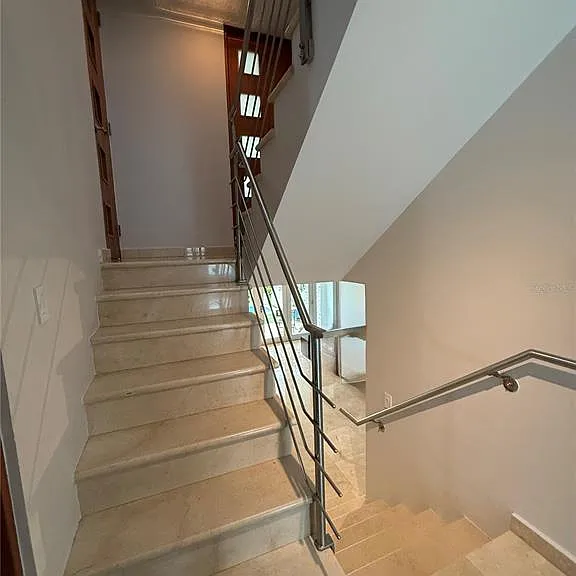 8 A — Photo 26