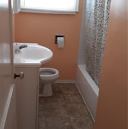 3rd image of 205 W Culbertson St