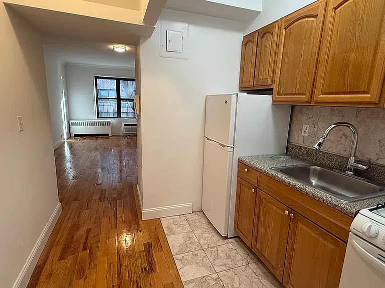 412 E 64th St #3C — Photo 1