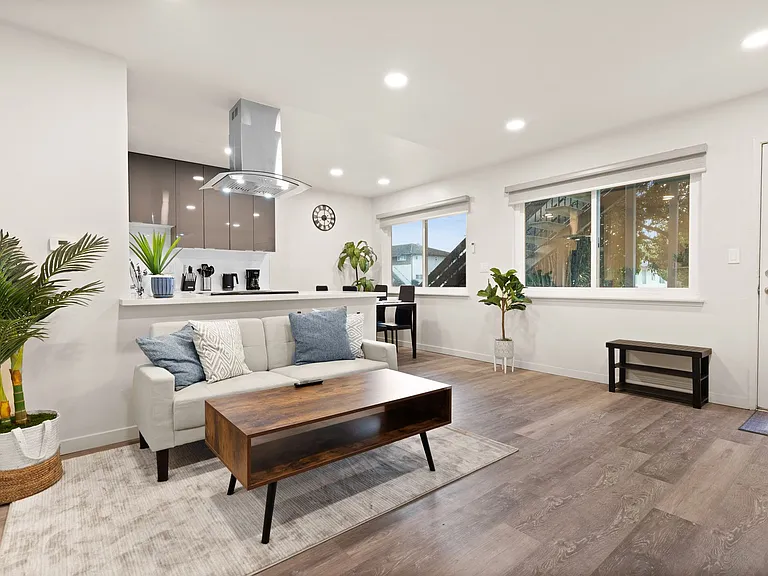 Dunster Dr Apartments, Five Minute Walk to Downtown Campbell — Photo 3
