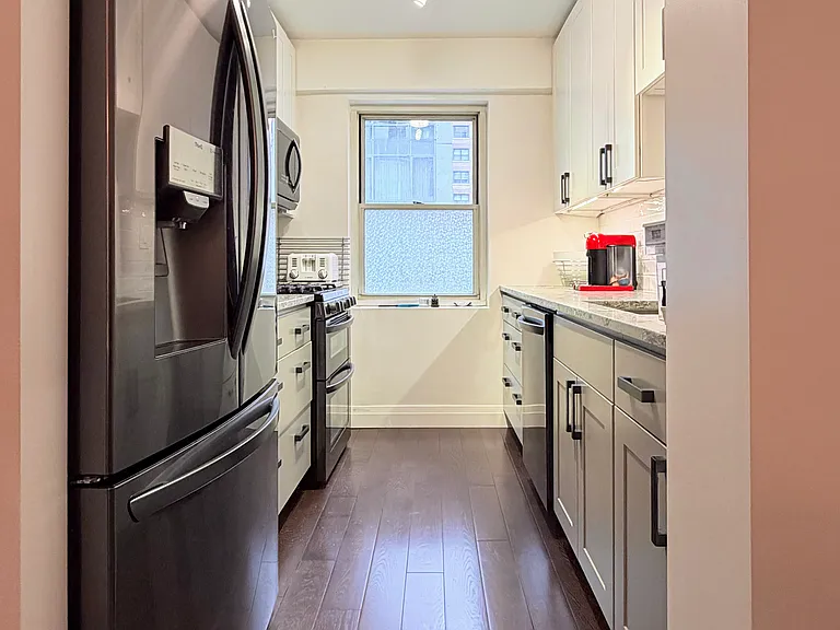 100 W 57th St #5N — Photo 5