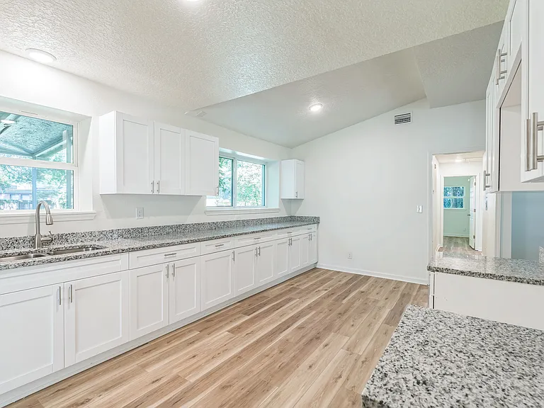 6432 Otelia Cir — Photo 9