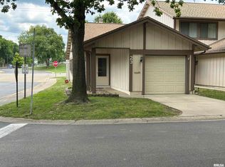 23 Redwood Ln #23, Springfield, IL 62704