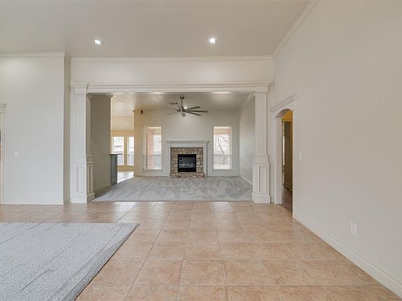 4th image of 17125 Platinum Ln
