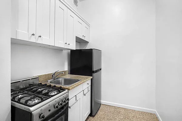 Rented by Compass | media 14