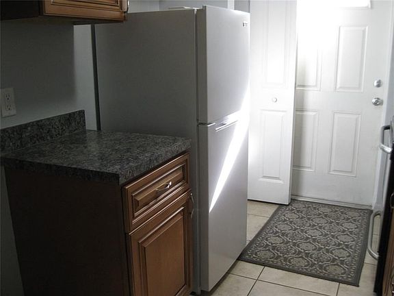 5th image of 1059 32nd St #2