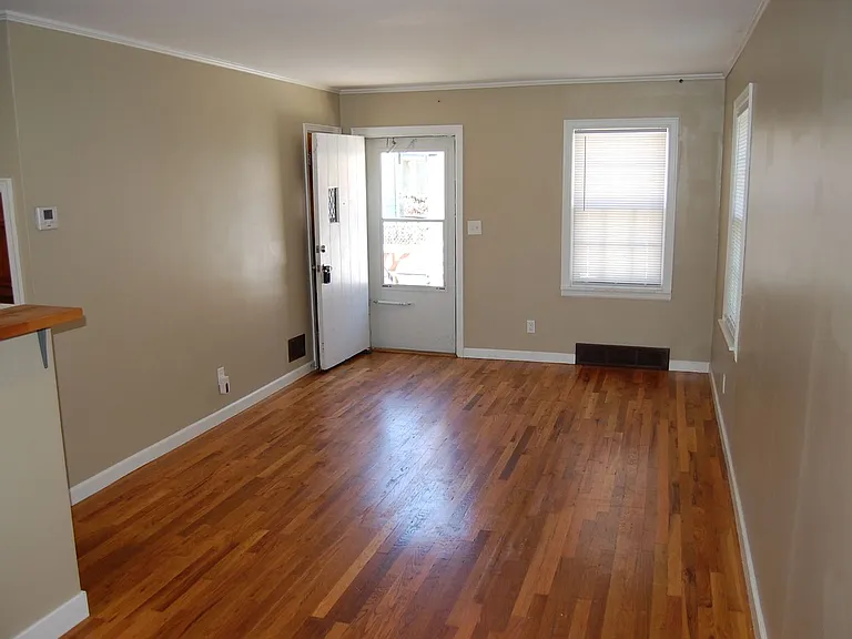 2620 Sumner St — Photo 4