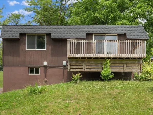 22101 Pleasantview Dr, Marion, IA 52302