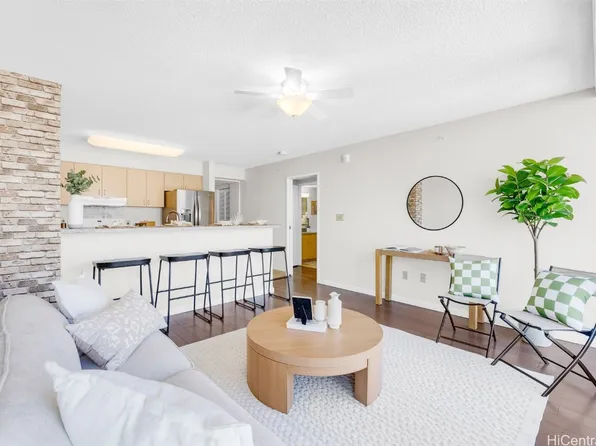 1315 Kalakaua Ave APT 1707, Honolulu, HI 96826