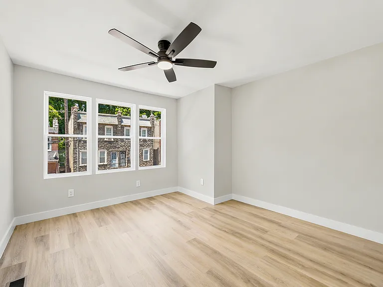 474 E Penn St #1 — Photo 8