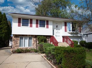 320 Hemlock Ave, Romeoville, IL 60446