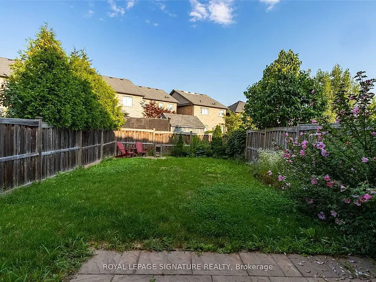 128 Holmes Cres — Photo 32