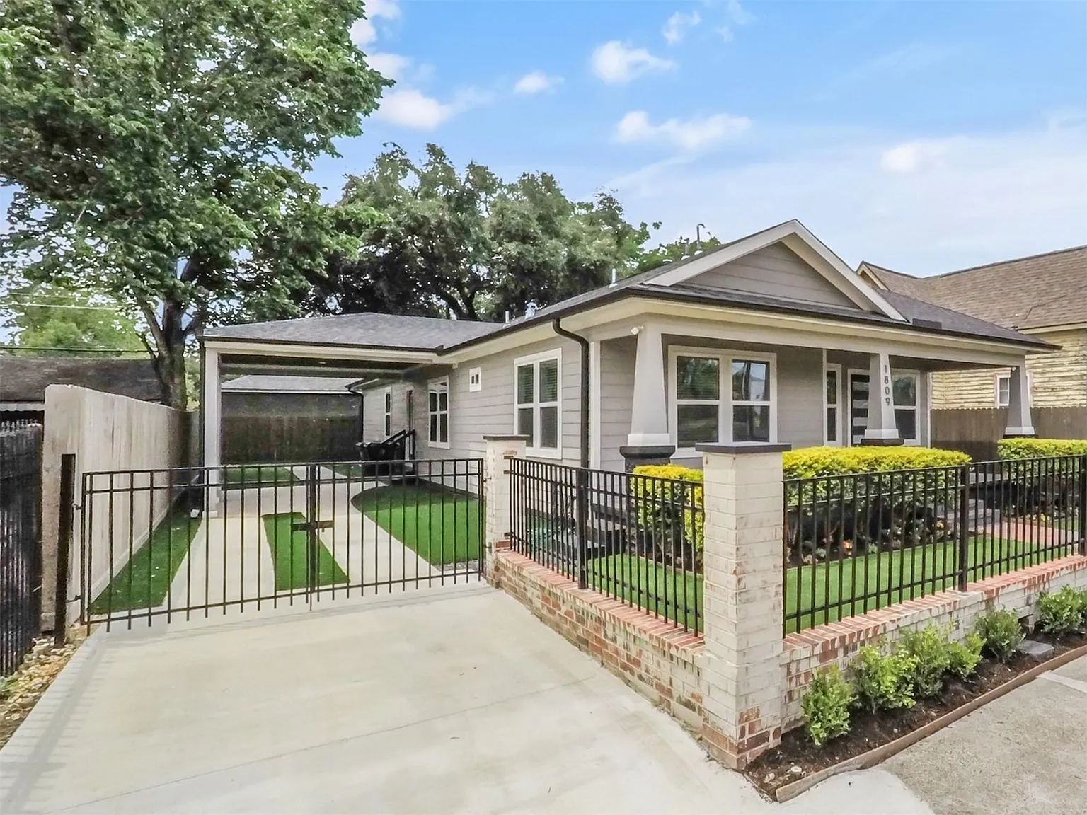 4 bed, 2.0 bath, 1849 sqft, $2,900 — Photo 3