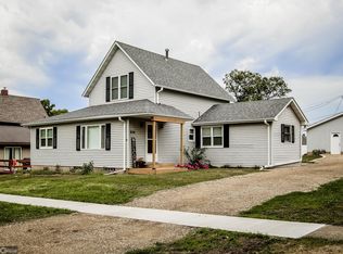 204 Park St, Garwin, IA 50632
