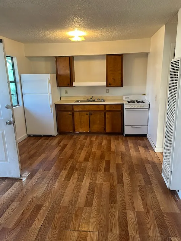 1 bed, 400 sqft, $650 — Photo 1