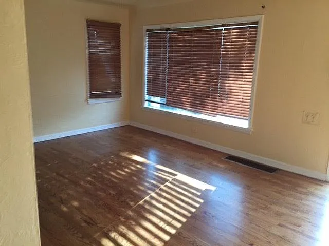 4 bed, 1600 sqft, $3,100 — Photo 4