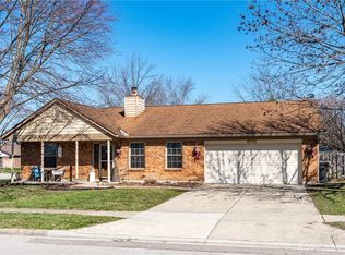 870 Sunset Dr, Englewood, OH 45322