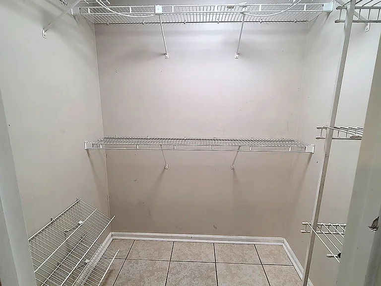 121 Foxwood Cir — Photo 20