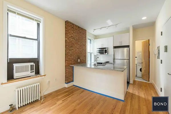 Rented by Bond New York | media 39