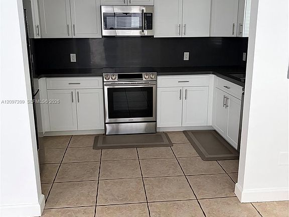4th image of 3921 SW 155th Ave #312