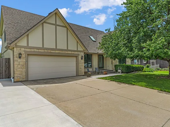 2531 SW Pepperwood Ct, Topeka, KS 66614