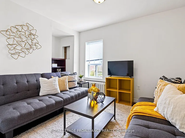 5654 Desson Ave #UPPER — Photo 8