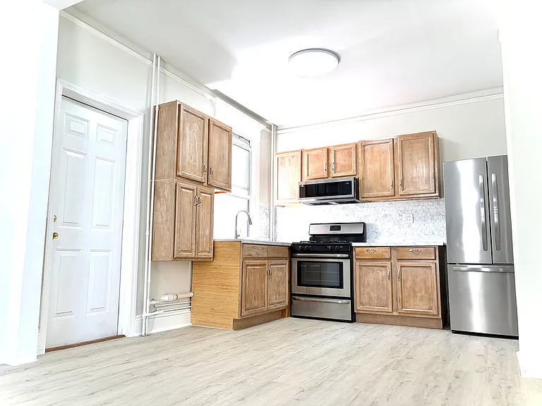 156 Beech St #1 — Photo 1