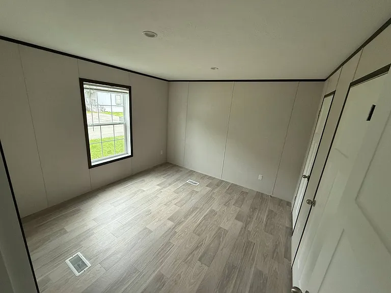 129 Jessica Ln — Photo 4