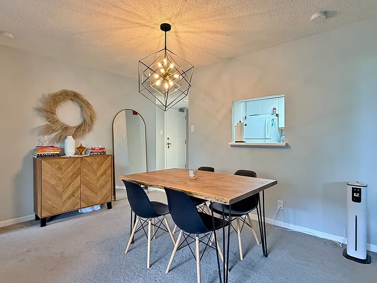 35 Holland Ave #302 — Photo 11
