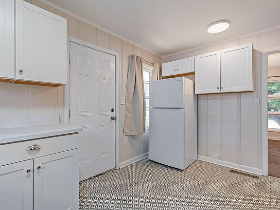 Kitchen - Refrigerator is included in the lease